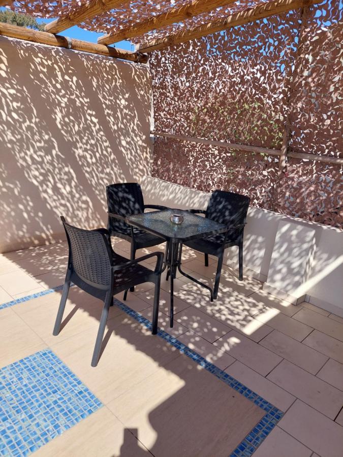 Sun Stories Suites Vóthon Eksteriør bilde