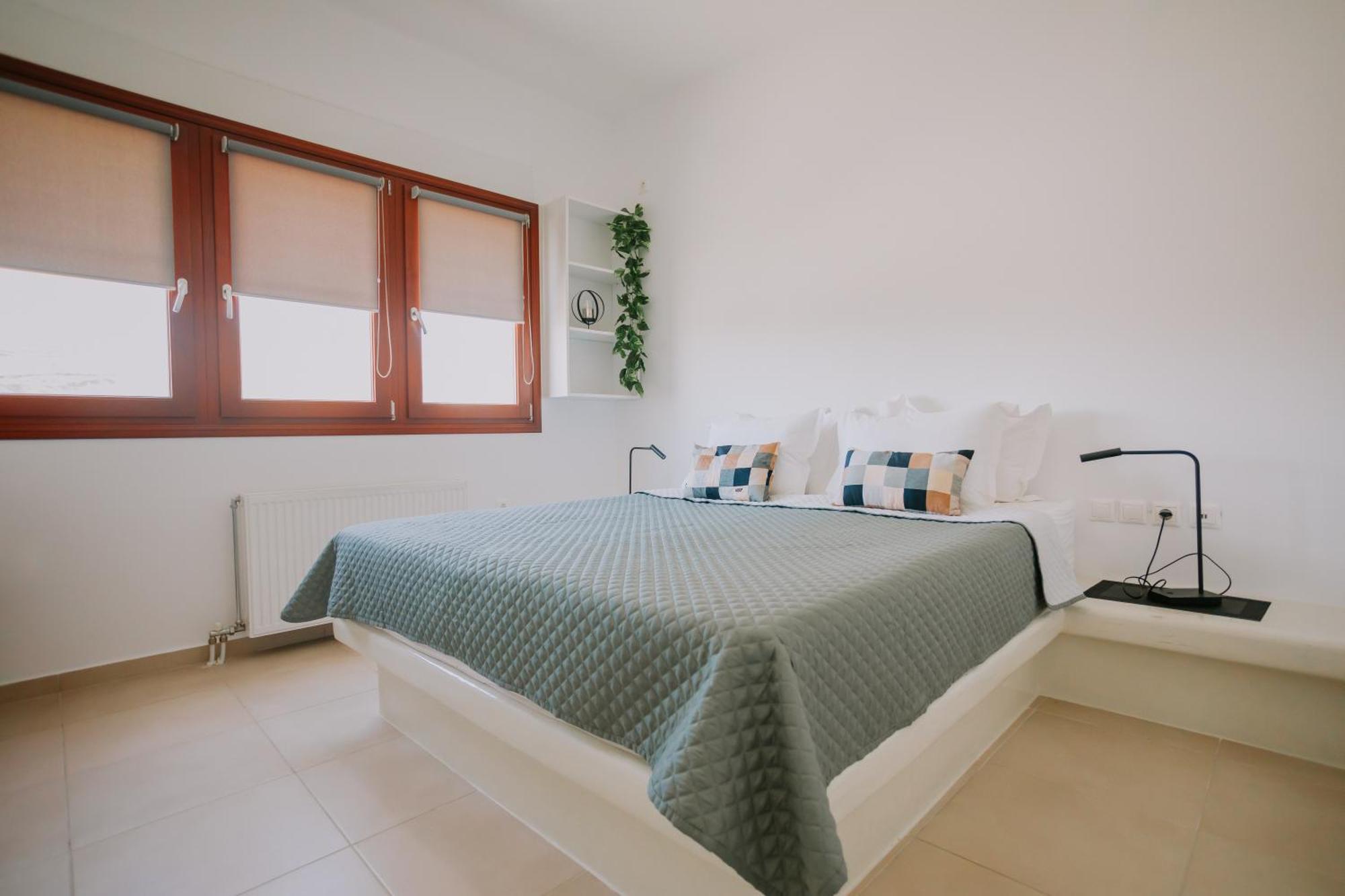Sun Stories Suites Vóthon Eksteriør bilde