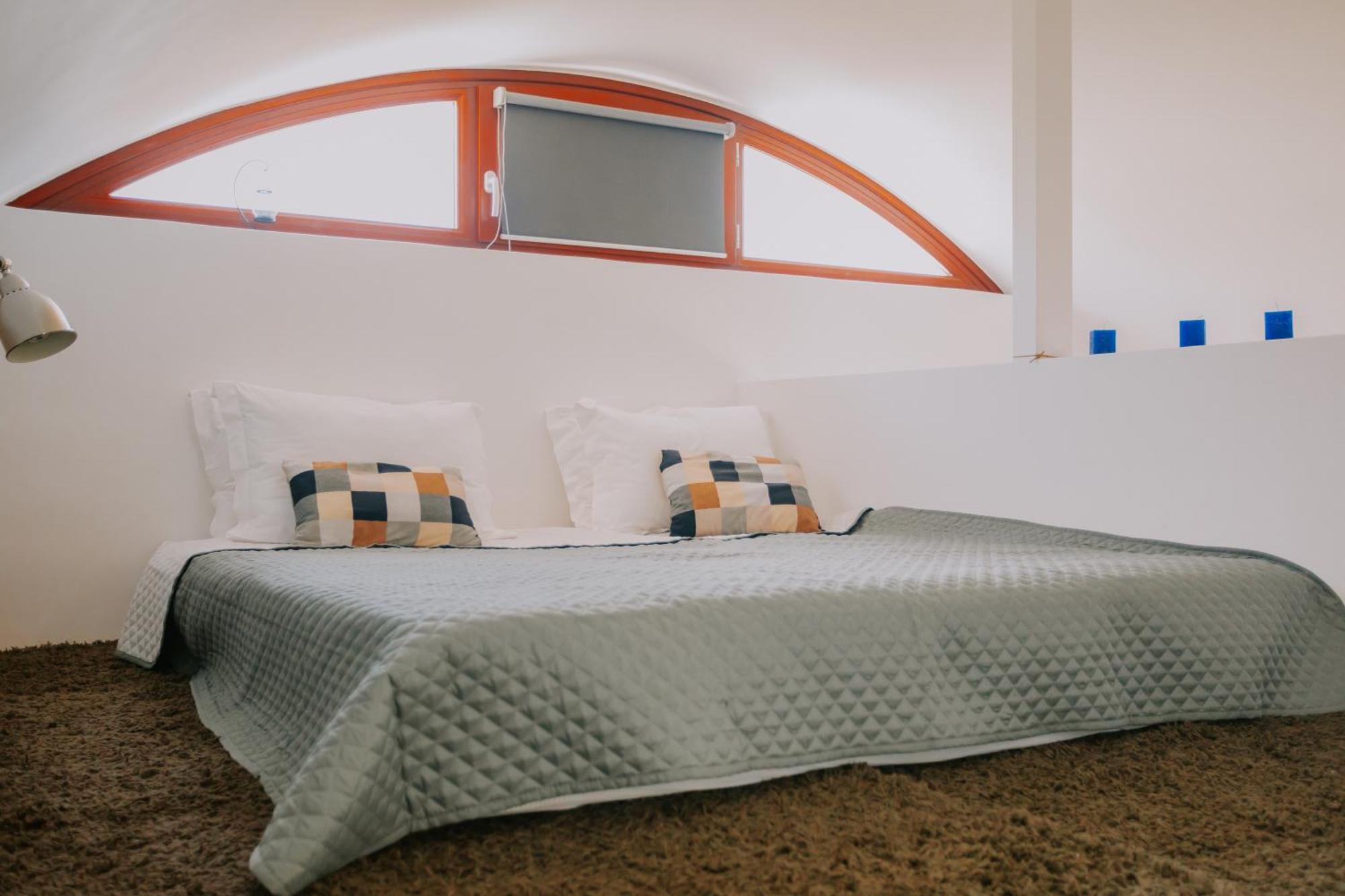 Sun Stories Suites Vóthon Eksteriør bilde