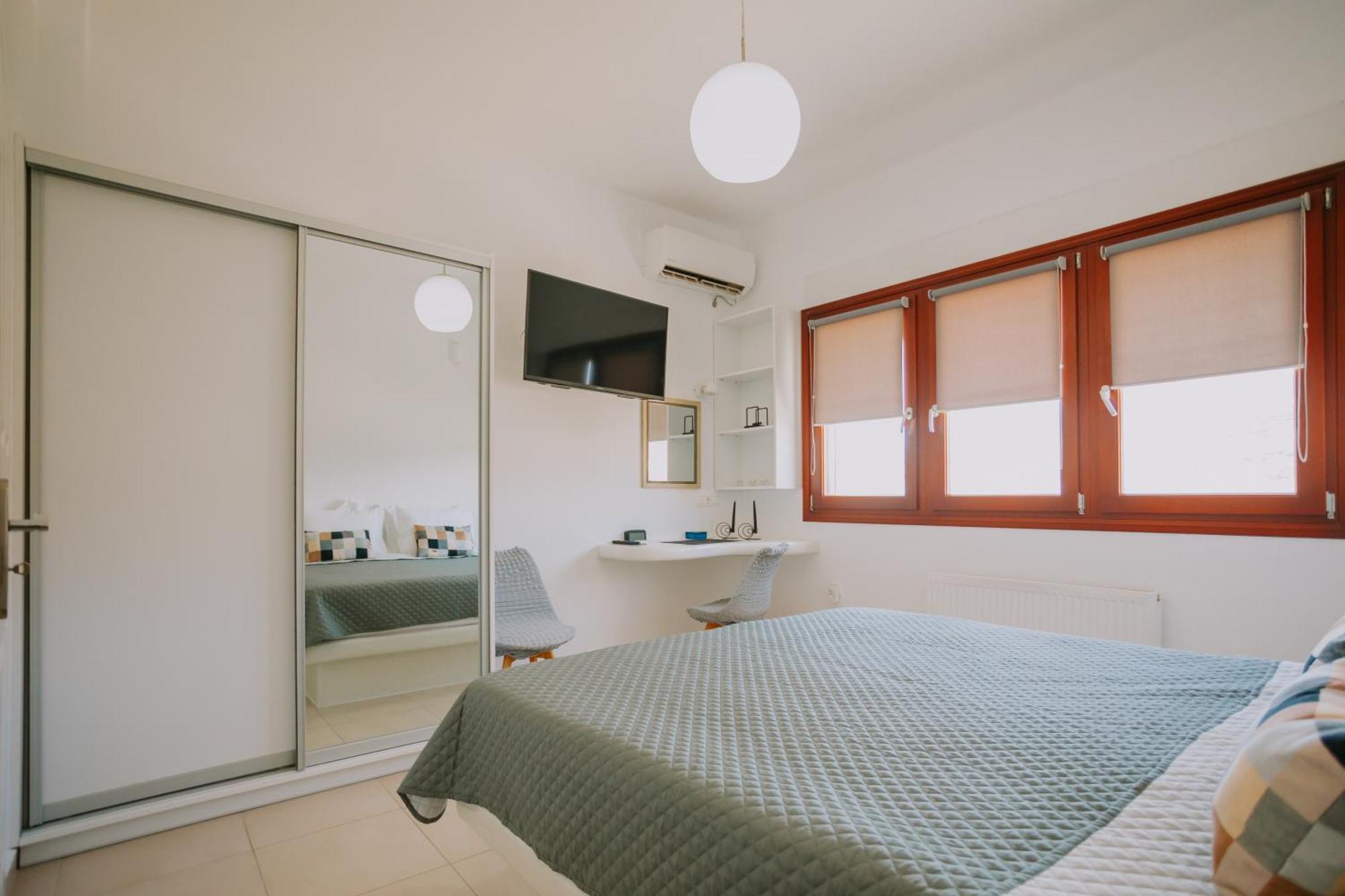 Sun Stories Suites Vóthon Eksteriør bilde