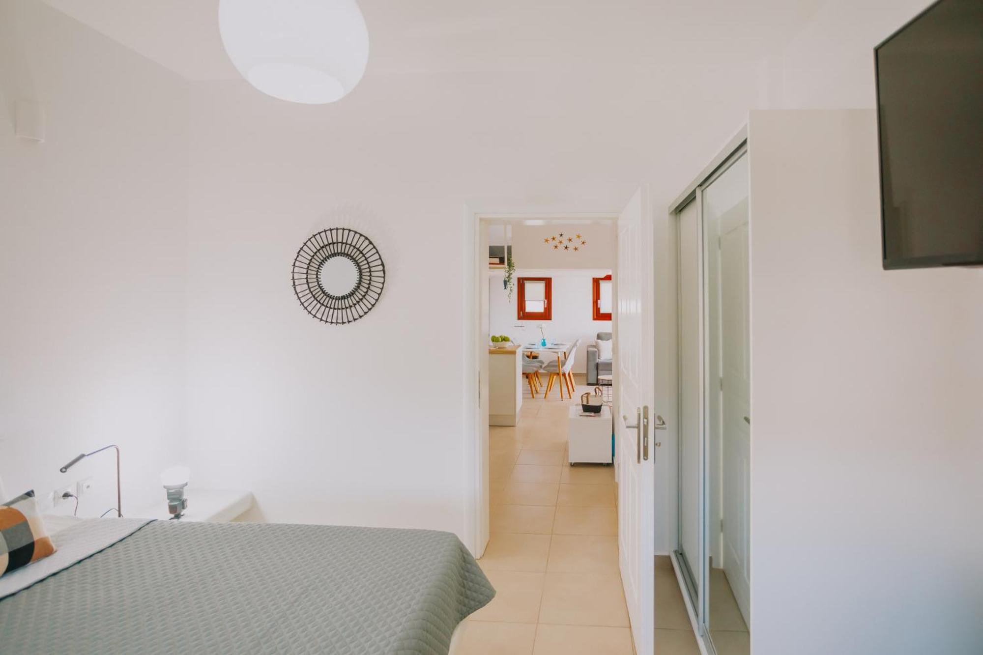 Sun Stories Suites Vóthon Eksteriør bilde