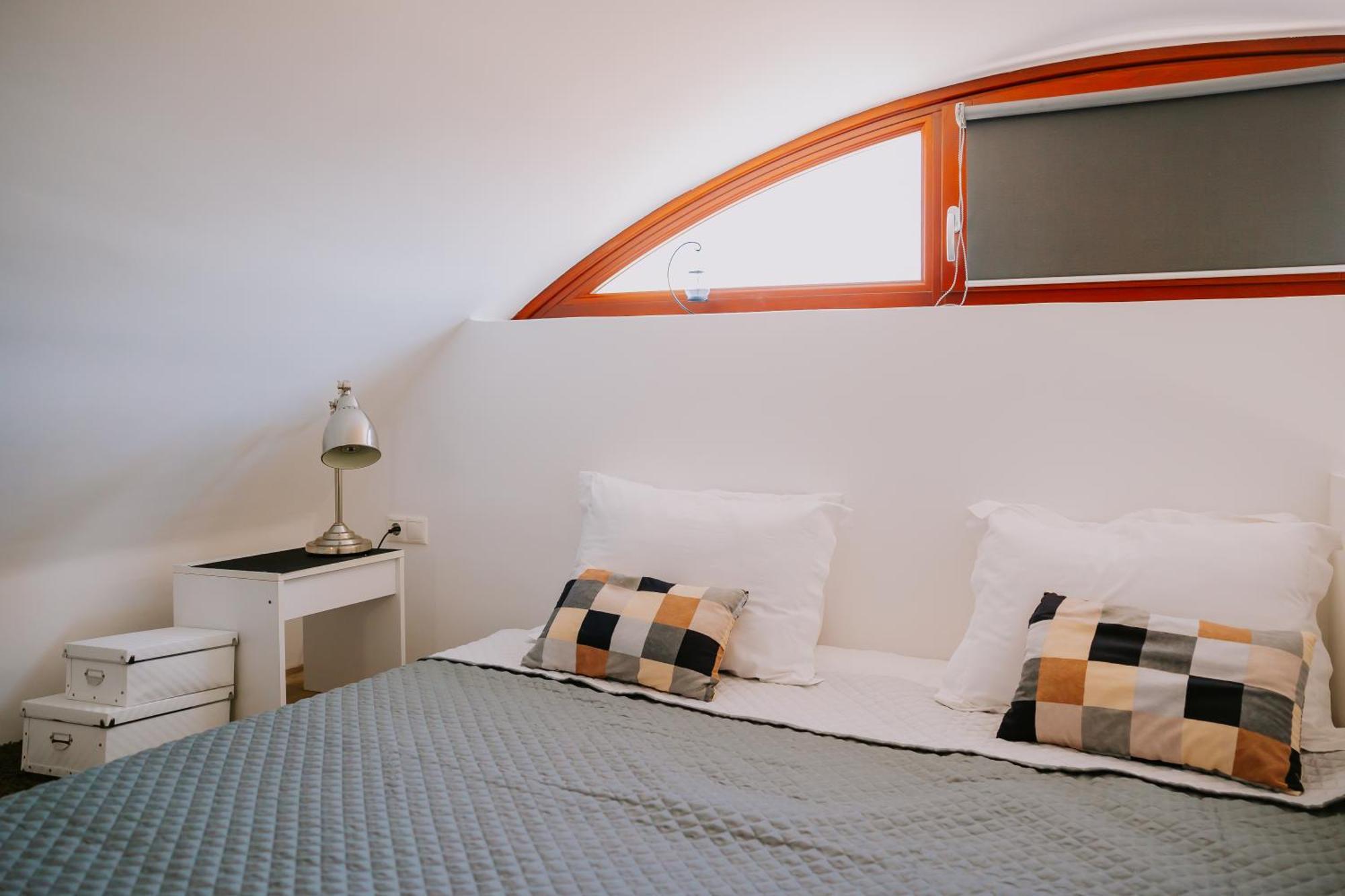 Sun Stories Suites Vóthon Eksteriør bilde